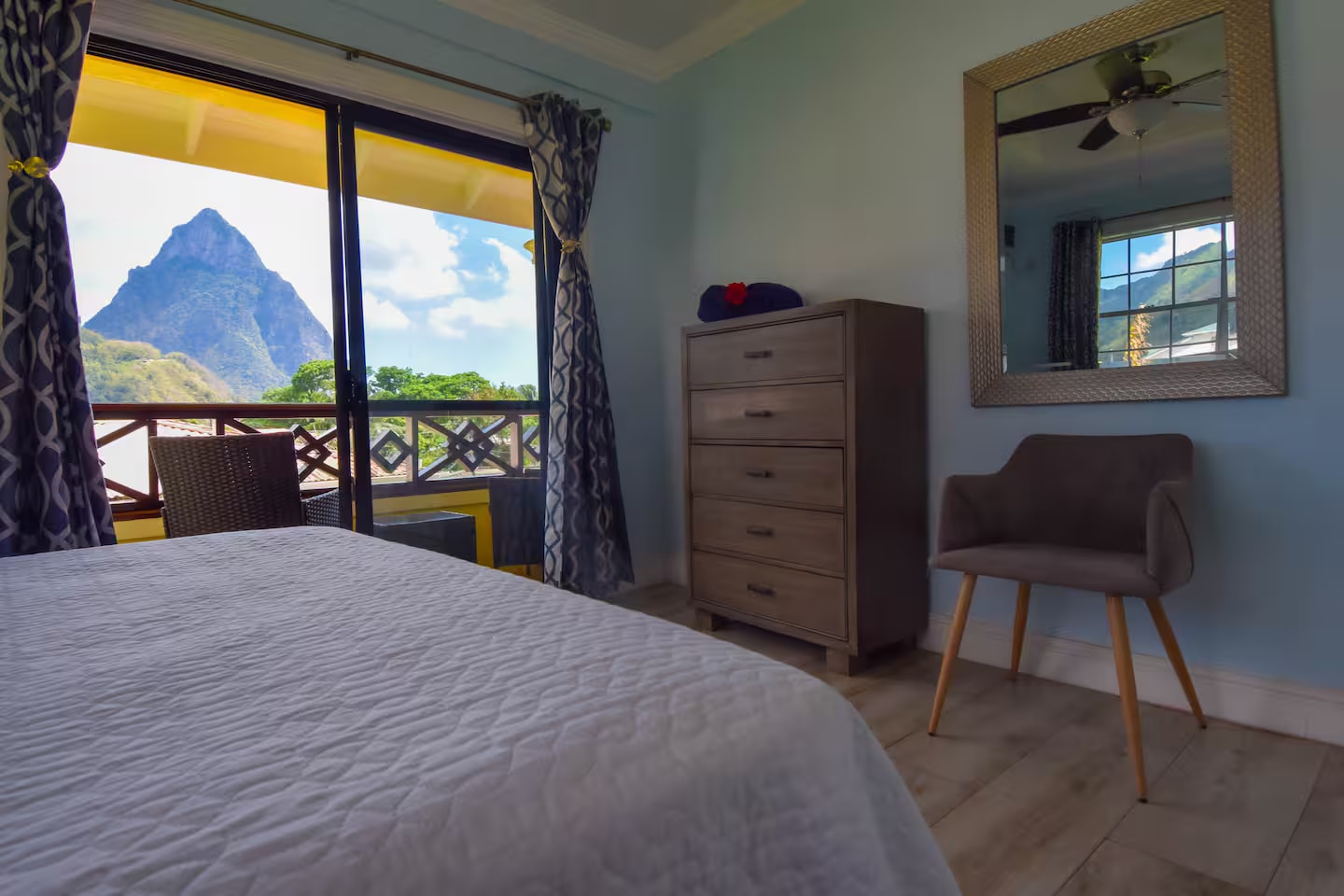 Piton Delight